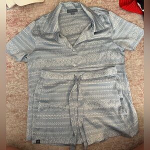 Barefoot dreams silk pajamas!!